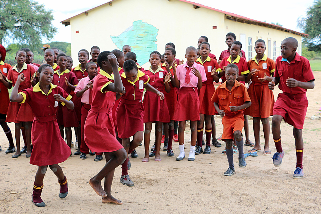 A welcome dance from the Ngamo school children